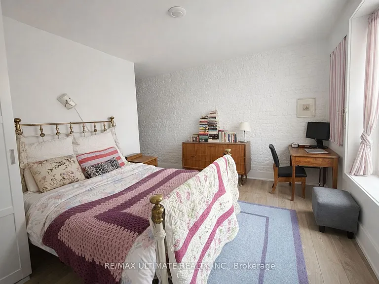 432 Saint Clarens Ave #301 — Photo 6