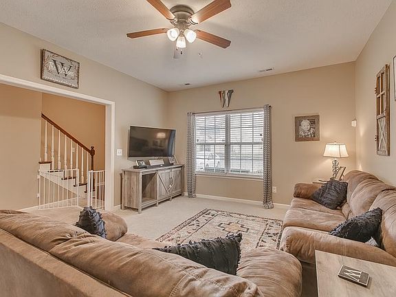 3rd image of 2411 New Holland Cir