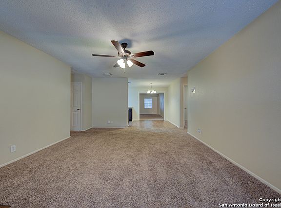 5th image of 827 Tibbits Dr