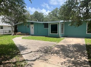 208 Timber Lane Loop, Rockport, TX 78382