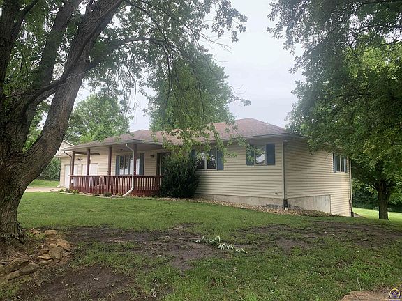 2nd image of 3390 Becker Ave