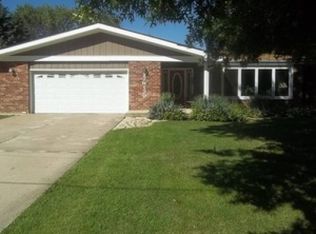 211 48th St, Naperville, IL 60563