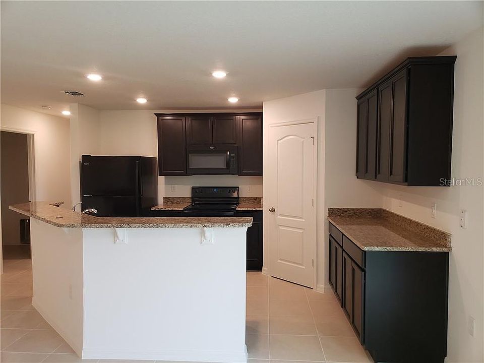 2nd image of 258 Hyacinth Ct