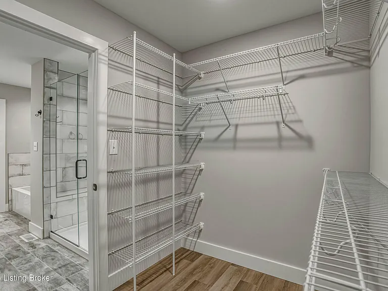 19 Clubhouse Ct — Photo 16