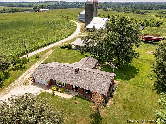 3rd image of 747 E Lewellen Road