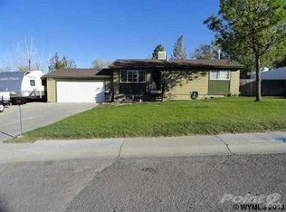 1065 Indian Hills Dr, Green River, WY 82935