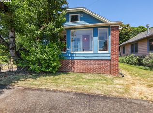 903 SE Reynolds St, Portland, OR 97202