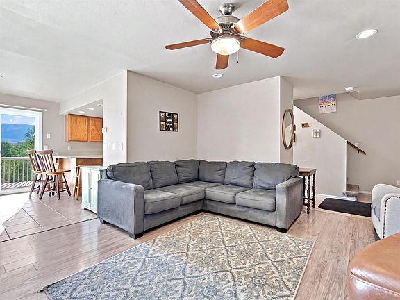 5th image of 496 Forelle St