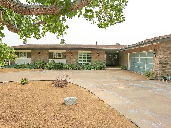 5th image of 2373 Willow Dr
