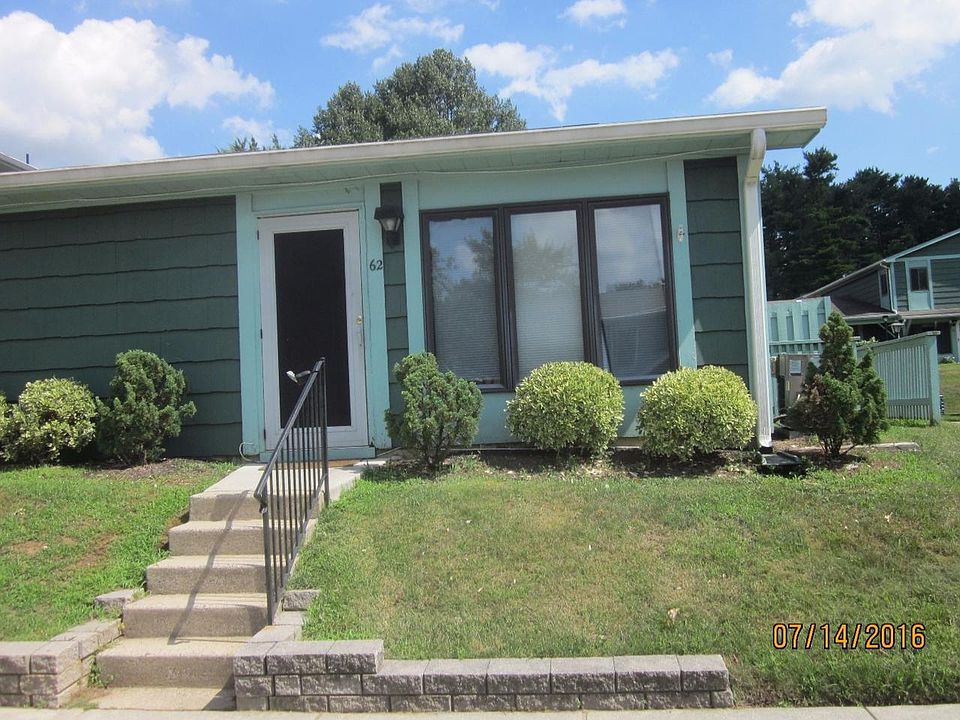 1st image of 62 Woodway Dr #62