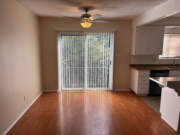 4th image of 1524 Manhattan Beach Blvd APT D