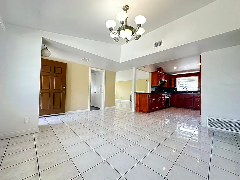 1722 Matchleaf Ave — Photo 5