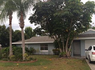 2060 SE Rainier Rd, Port Saint Lucie, FL 34952