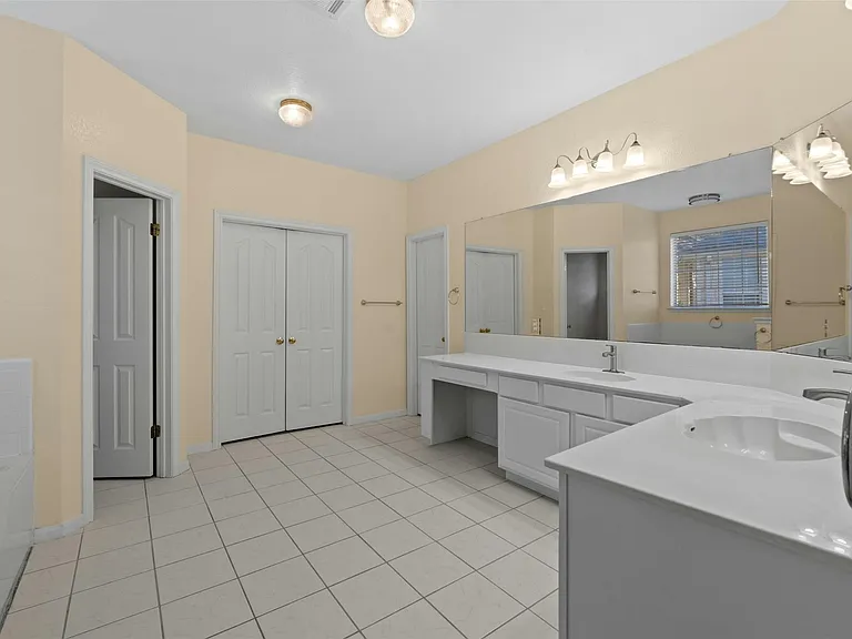 1001 Chickory Ct — Photo 14