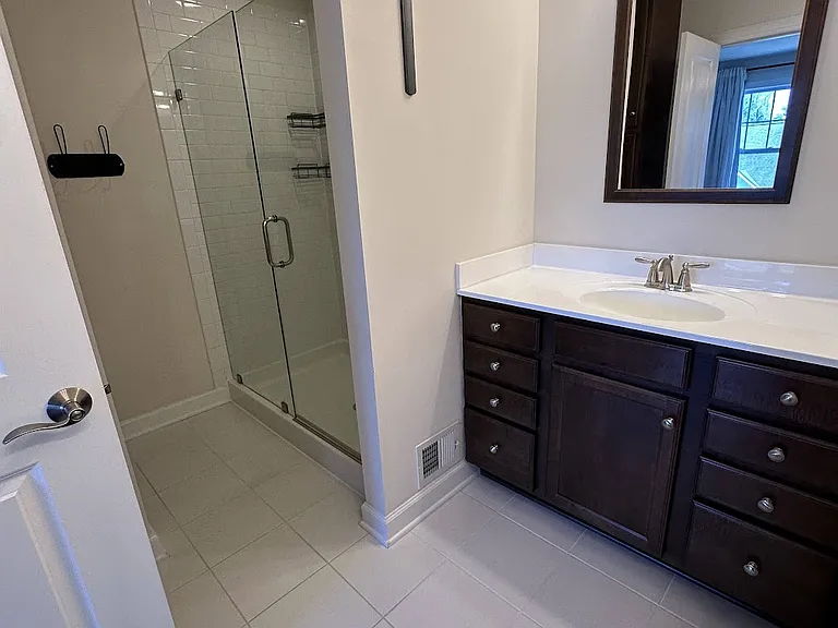 2436 Winthrop Dr — Photo 35