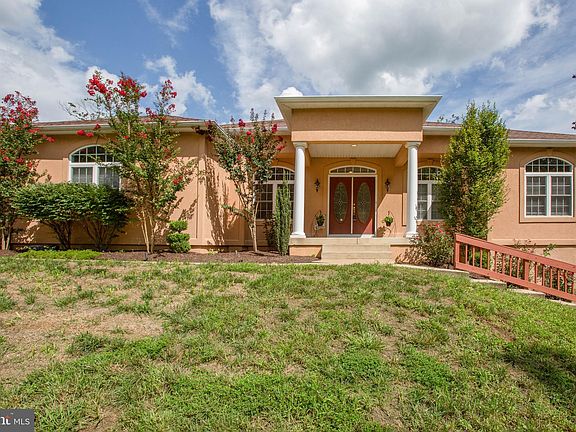 3rd image of 50 Twin Creeks Ln