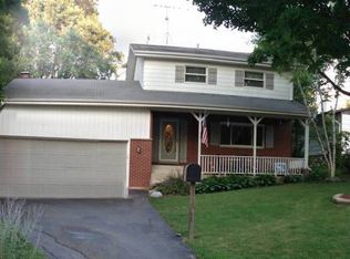 729 Firth Rd, Mundelein, IL 60060