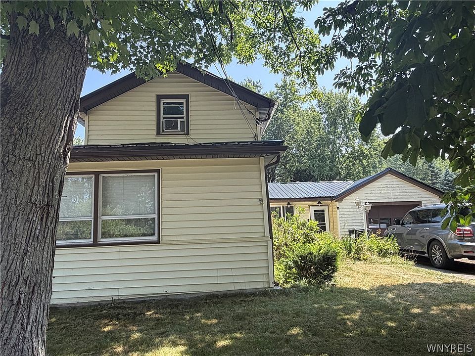 1st image of 687 Railroad Ave