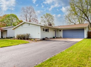 538 Cayuga Rd, Benton Harbor, MI 49022