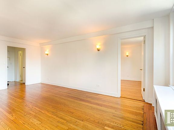 5th image of 15 Park Ave APT 16D