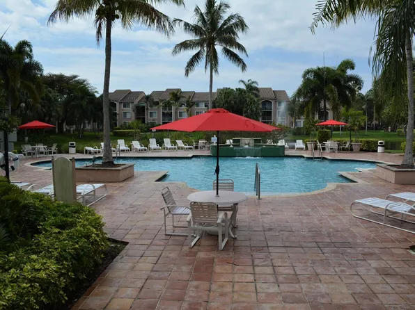 12154 Saint Andrews Pl APT 109, Hollywood, FL 33025