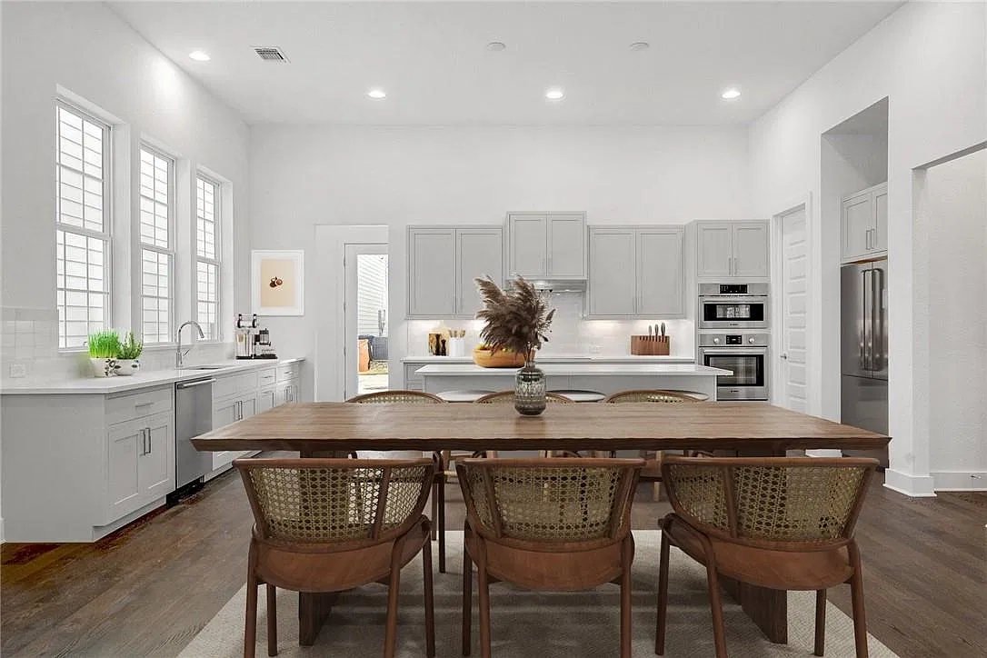 3 bed, 2.5 bath, 2390 sqft, $3,600 — Photo 3