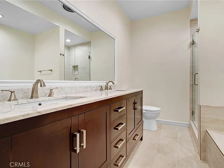 4949 Genesta Ave #104 — Photo 23