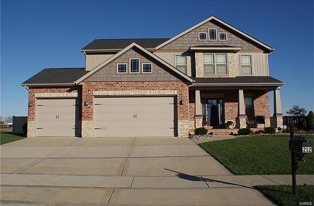 1st image of 212 Oakshire Dr E