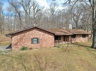 390 Hensley Hills Dr, Vienna, IL 62995