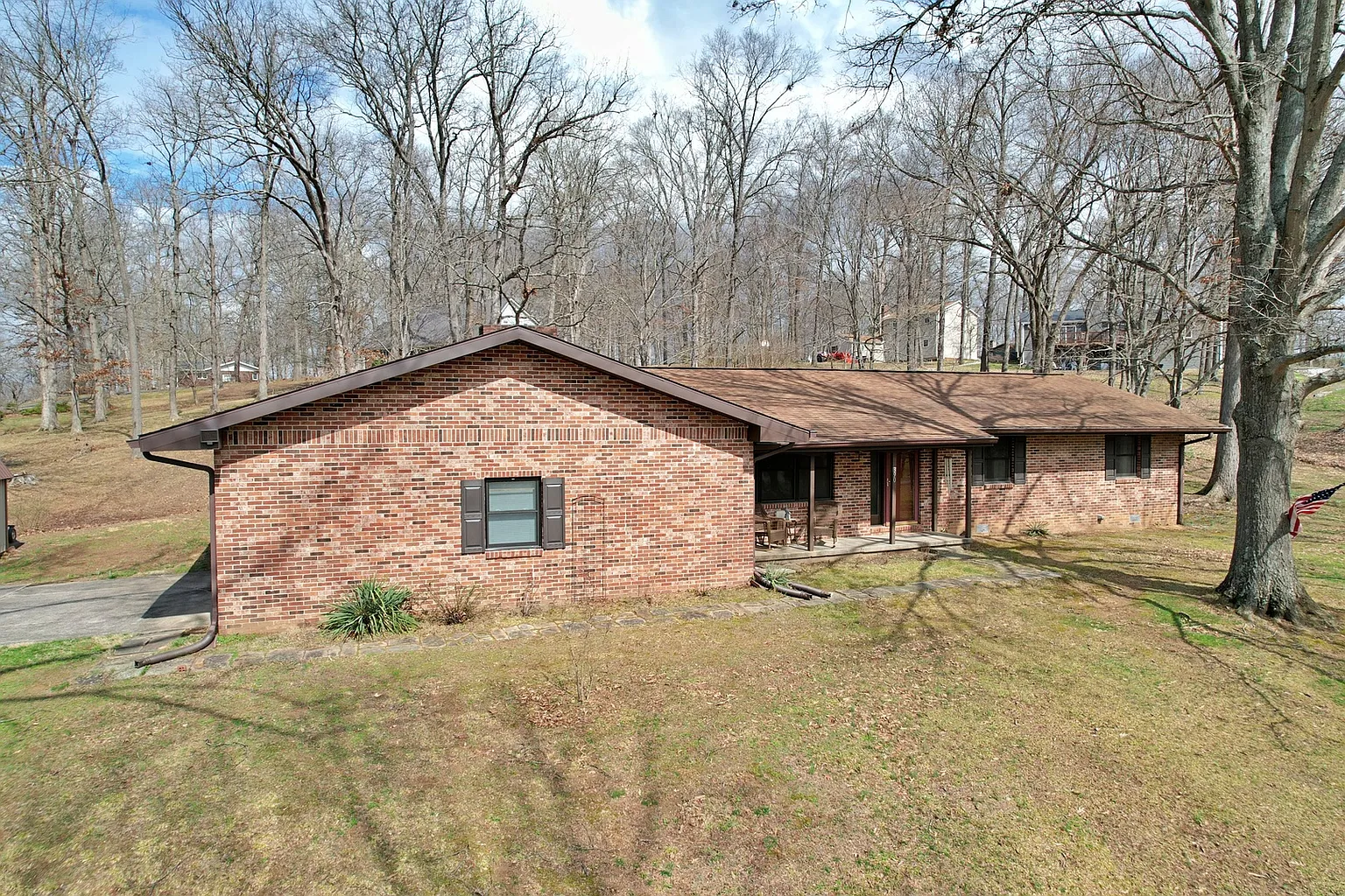 390 Hensley Hills Dr photo 1