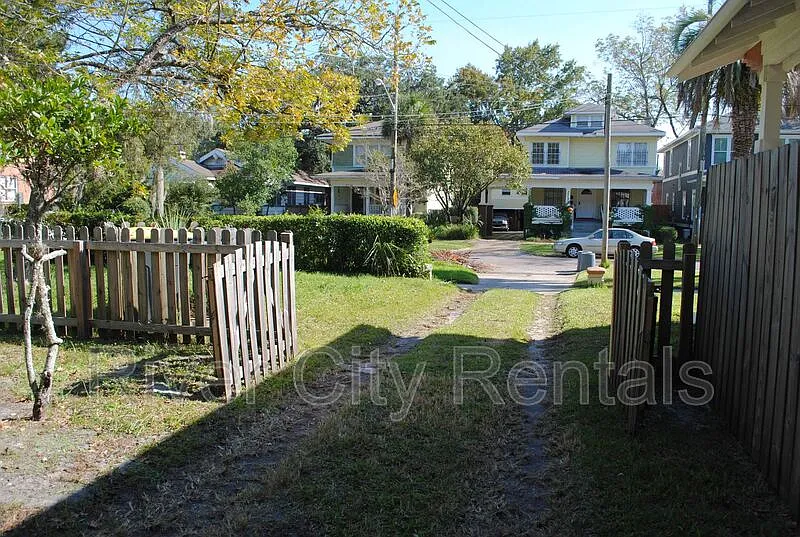 1 bed, 1.0 bath, 616 sqft, $950 — Photo 3