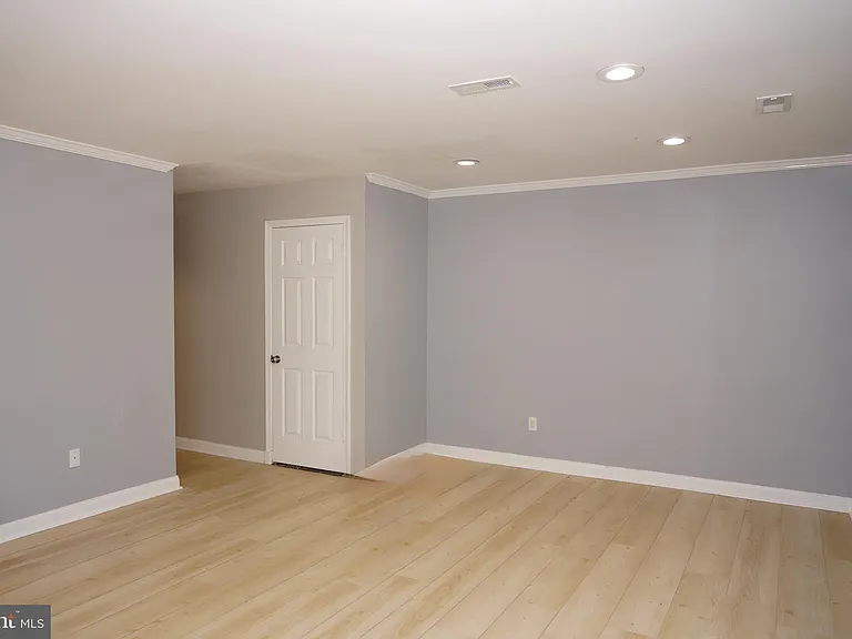 8 Cross Falls Cir — Photo 33