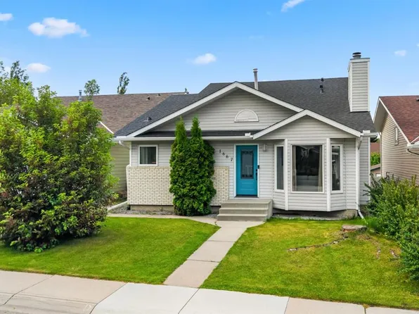 1667 N Meadowbrook Dr SE, Airdrie, AB T4A 2A4
