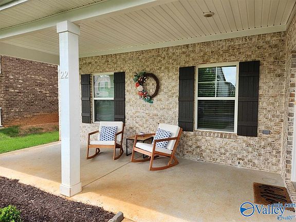 2nd image of 22 Desert Oak Ct SW