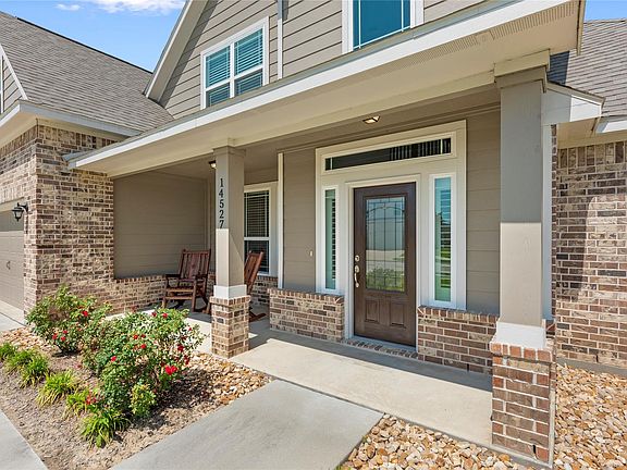4th image of 14527 Aqueduct Ave