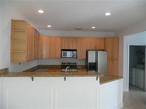 4th image of 3978 Circle Lake Dr