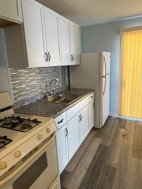 2 bed, 1000 sqft, $1,200 — Photo 3