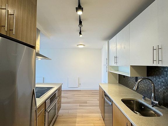 4th image of 500 5th Ave W Unit 506