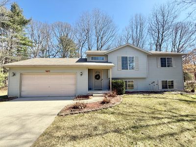 9480 Minnies Way Dr NW, Sparta, MI, 49345