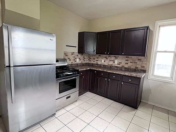 3rd image of 1047 Park St SW #6201A5240