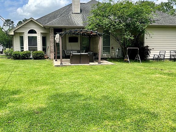 5th image of 155 Brookhollow St