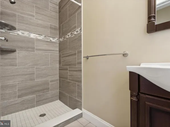 57 Longview Dr, Springfield, PA 19064