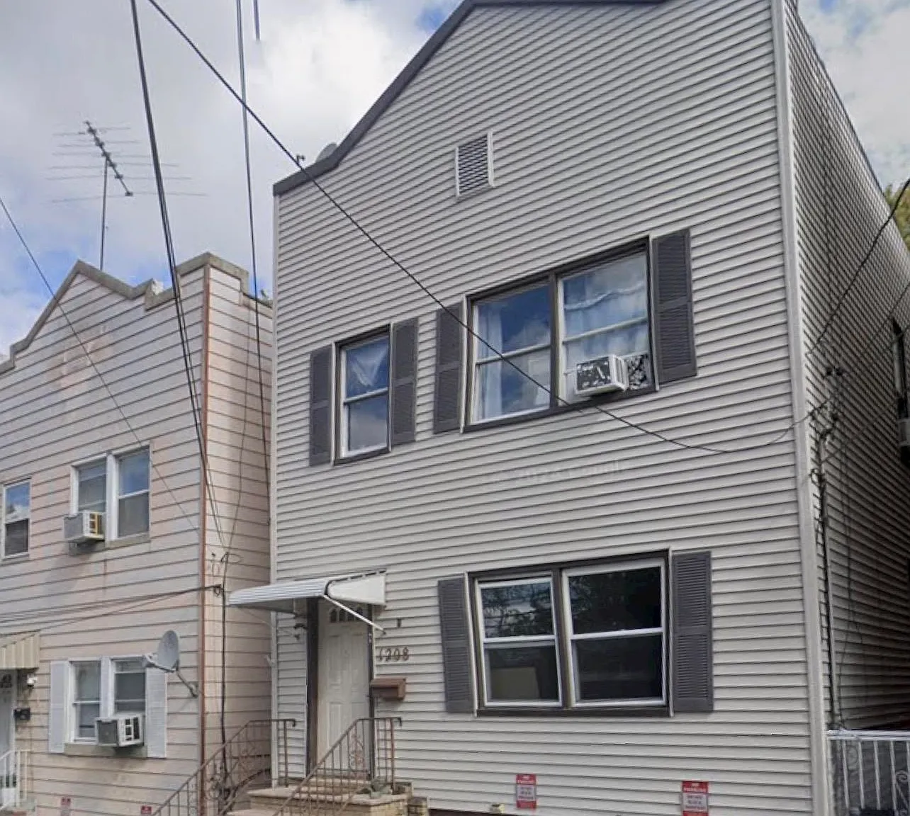 2 bed, 1.0 bath, 1200 sqft, $2,000 — Photo 1