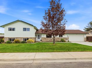 800 N Reed Pl, Kennewick, WA 99336