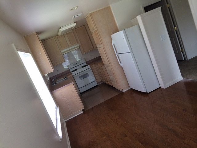 2nd image of 613 Wesson Cir