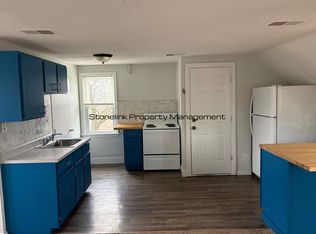 37 Godfrey St FLOOR 3, Taunton, MA 02780