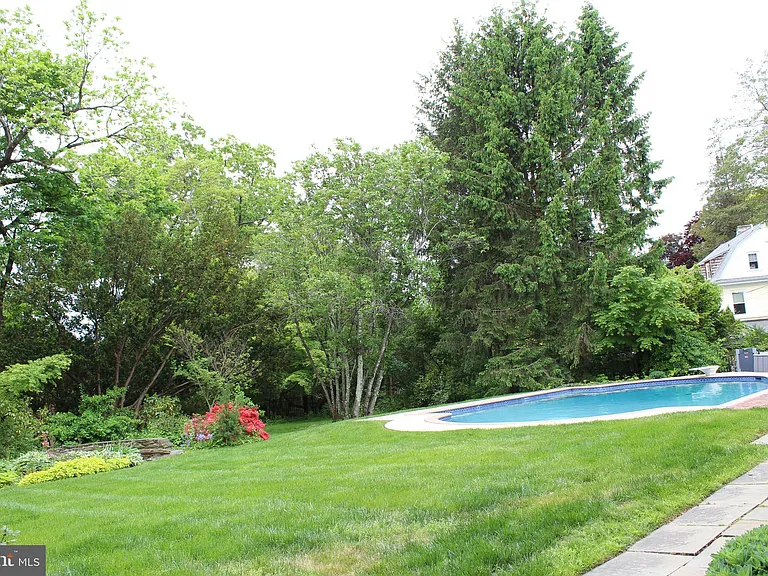490 Bancroft Rd — Photo 13