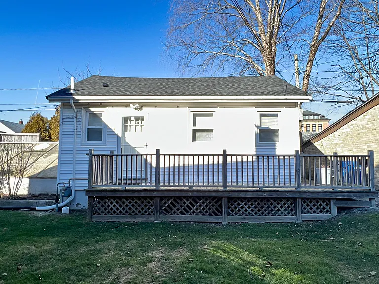 38 Webster St — Photo 16