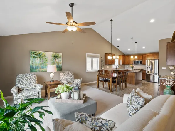 11732 Erskin Cir, Blaine, MN 55449