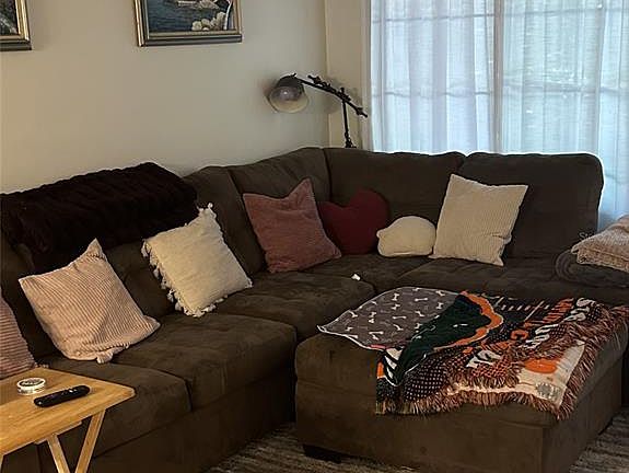 2nd image of 913 SW 57th Dr